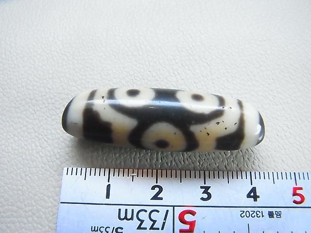 画像: ヴィンテージ：西蔵（チベット）天珠「黒朱砂入り六眼」 直径約13×41.5mm