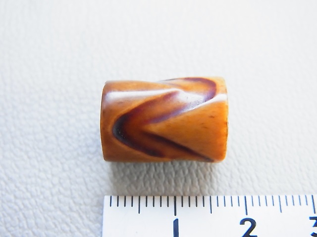 画像: レリーフ天珠「虎牙」 直径約12×16.5mm