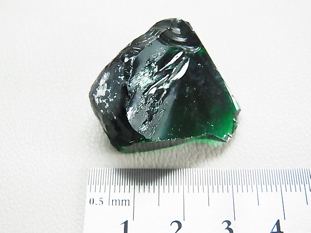 画像: 飯盛ラボストーン（IL-stone）「エメロード」ブロック 96.6カラット