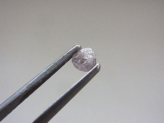 画像: アーガイル産ダイヤモンド（シルバー＆ピンク）原石（成長丘あり） 0.1カラット