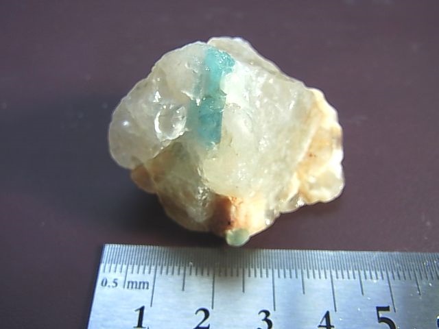 画像: ブラジル産アクアマリン付き水晶原石42.8g