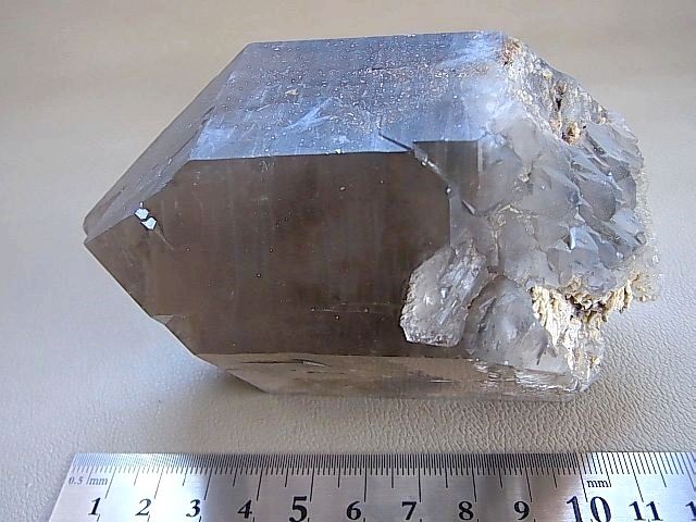 画像: キャビネットサイズ：ザギマウンテン水晶（スモーキー＆アンフィボール＆セルフヒールド型）原石662g