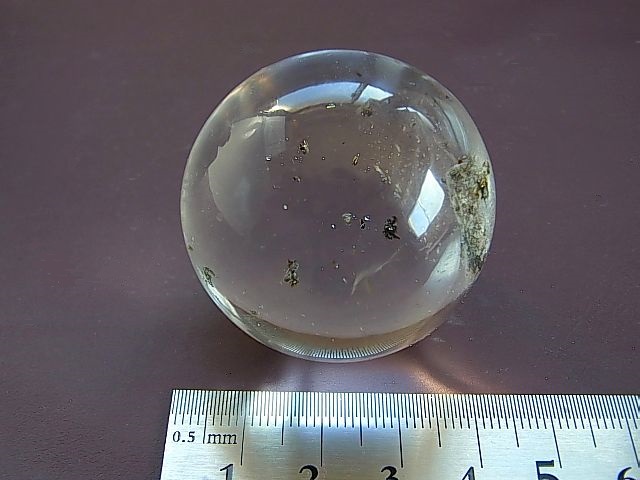 画像: ガネーシュヒマール・クリア水晶スフィア（クローライトインクルージョン）40mm