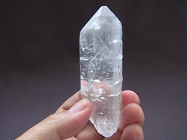 画像: スカルドゥ産エッチング水晶ポイント156.1g