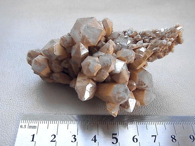 画像: ダルネゴルスク産ジェネレーター水晶（群晶）92.9g