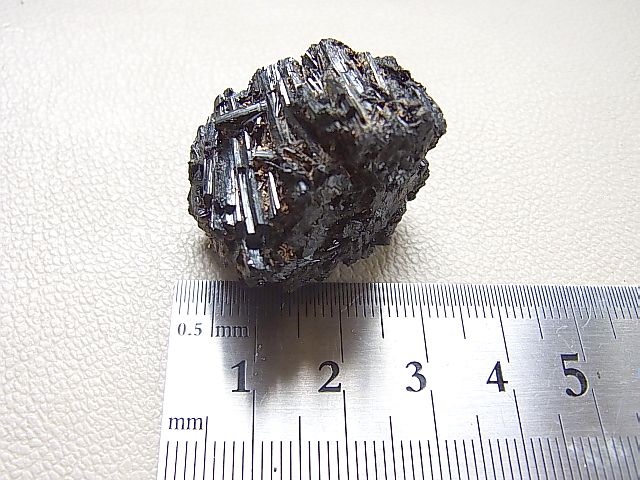 画像: ウラル産ブラックトルマリン原石21.7g