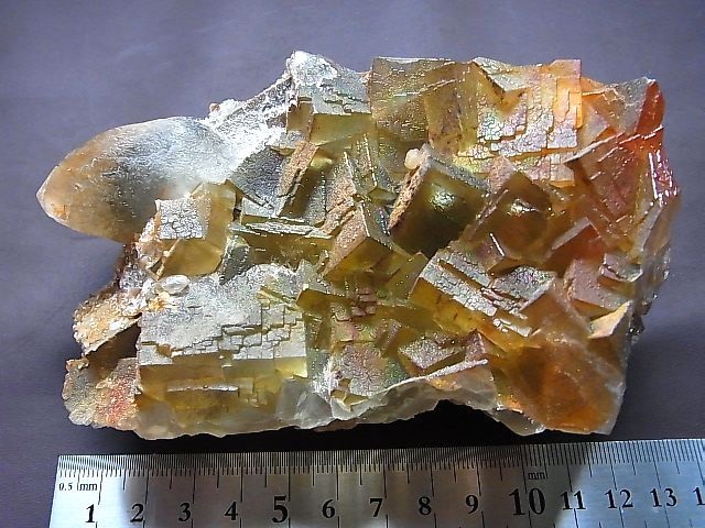 画像: キャビネットサイズ：パキスタン産ゴールデンレインボーフローライト原石741g