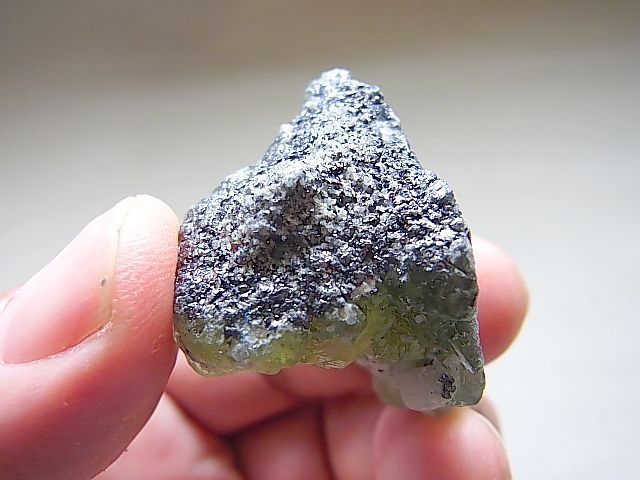 画像: タンザニア産プレナイト原石（グリーンカラー）33.3g