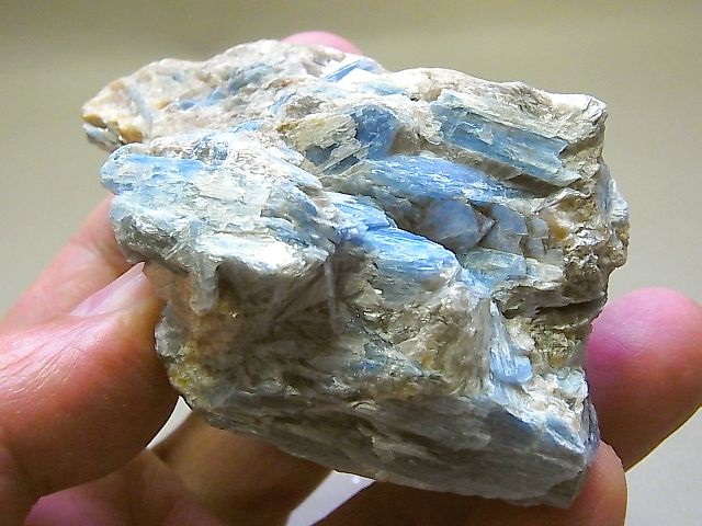 画像: コラ半島産カイヤナイト原石145.0g