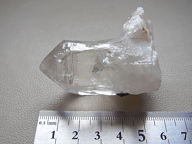 画像: スカルドゥ産クリア水晶（ブラックトルマリン付き）67.0g