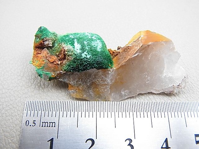 画像: ナミビア・ツメブ産ダイオプテーズonカルサイト原石10.9g