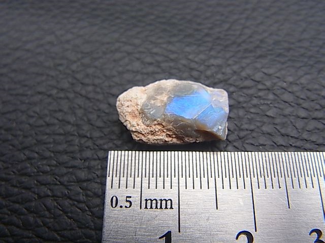 画像: オーストラリア産オパール原石 3.9カラット