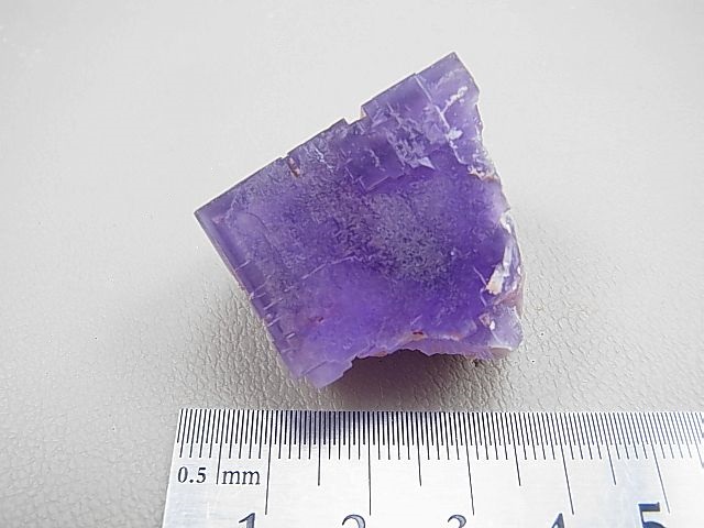 画像: スペイン・アストゥリアス産カラーシフト＆赤蛍光/フローライト原石33.7g
