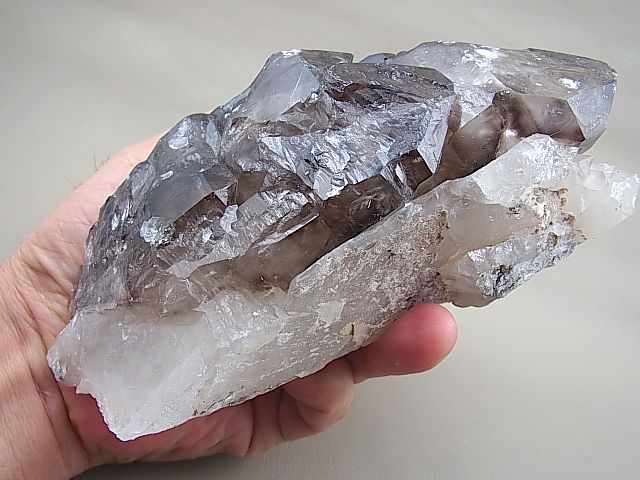 画像: キャビネットサイズ：タンザニア産ジャカレー水晶（スモーキー/マーカサイト入り）1,147g