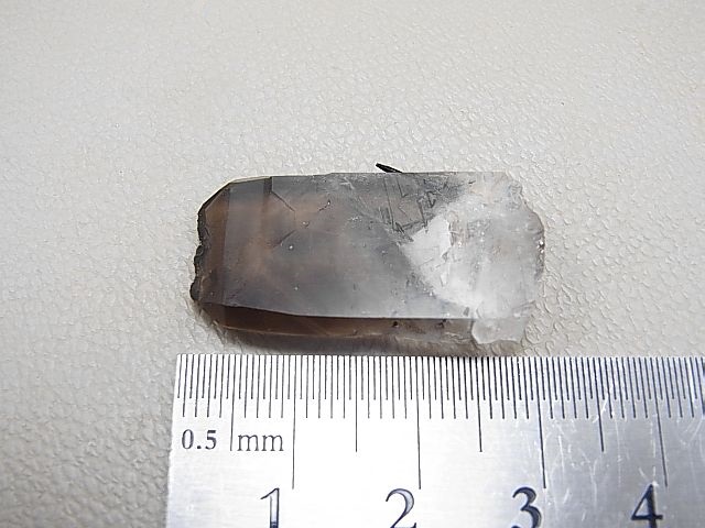 画像: マラウイ産エジリン＆水晶原石（板状結晶タビー型・ファントム）4.3g