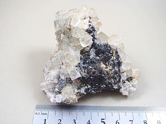 画像: ドイツ・バーデン地方アントン鉱山産カラーレスフローライト原石193.6g