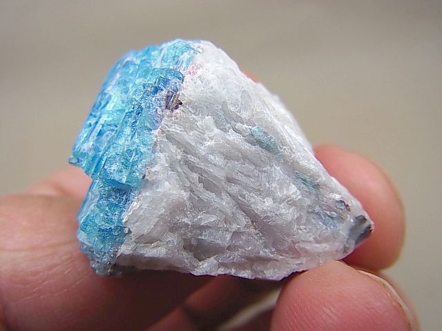 パライバトルマリン原石16.9g - パーフェクトストーン PERFECT STONE