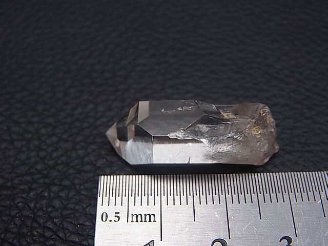 画像: スウェーデン産クリア水晶ポイント4.4g