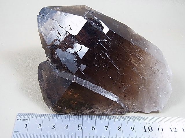 画像: キャビネットサイズ：トルコ産「エーゲ海水晶」スモーキークオーツダブルポイント（カテドラル型/ケアンゴーム） 612g