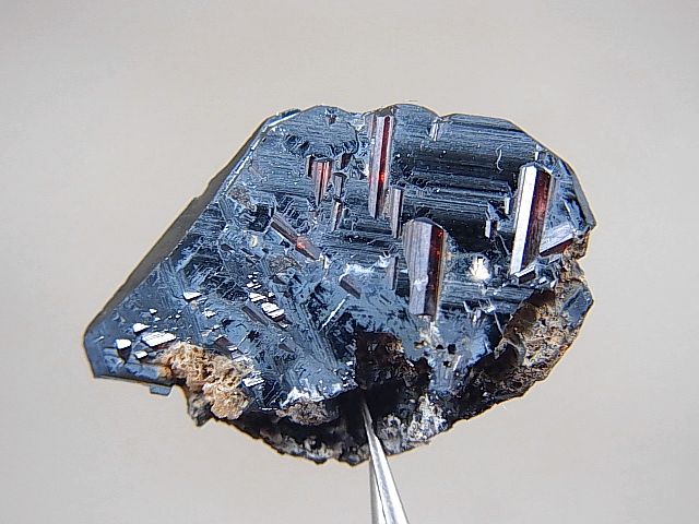 画像: スイスアルプスCavradi産ヘマタイト&ルチル原石 2.3g