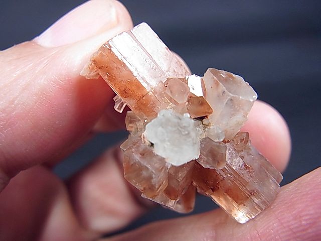 画像: ベルギー産アラゴナイト結晶原石 12.6g