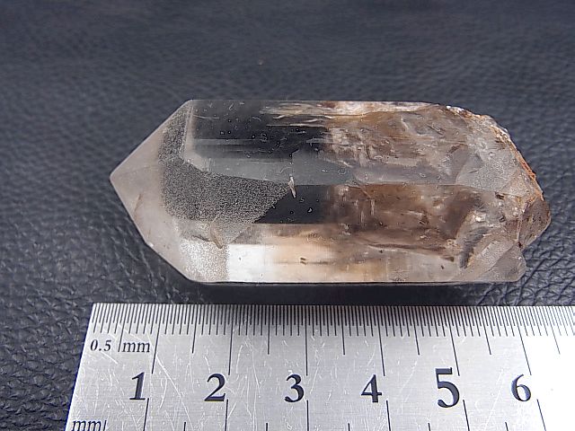 画像: マニハール産ライトスモーキークオーツ（右水晶） 56.2g