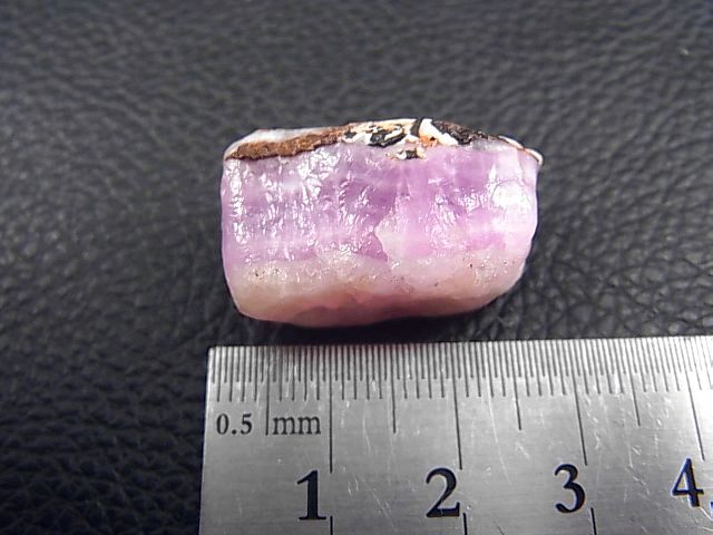 画像: パキスタン産ピンクアラゴナイト原石 8.9g