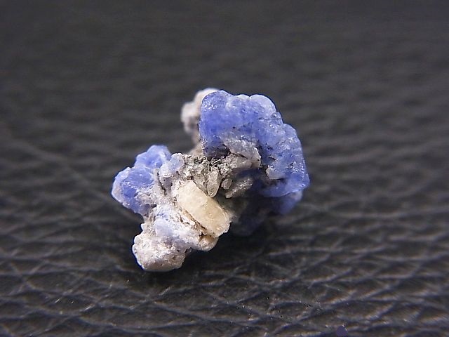 画像1: ベトナムLuc Yen産コバルトスピネル原石結晶（蛍光/カラーチェンジ） 3.8カラット