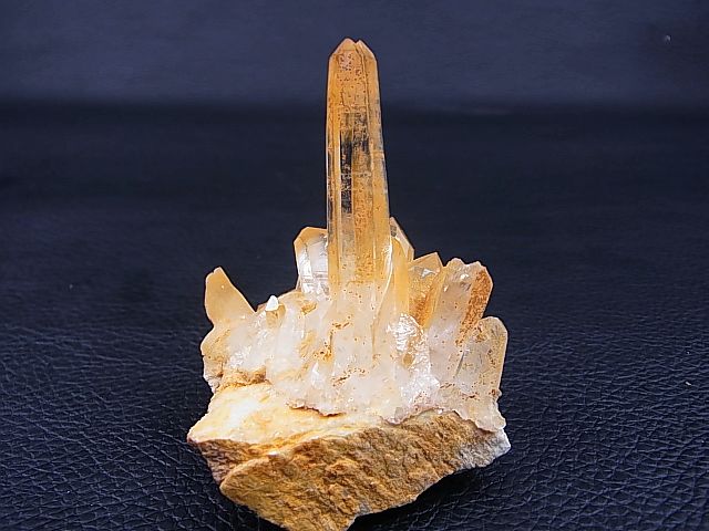画像: マニカラン産ゴールデンヒーラー水晶（タントリックツインポイント付き） 45.4g