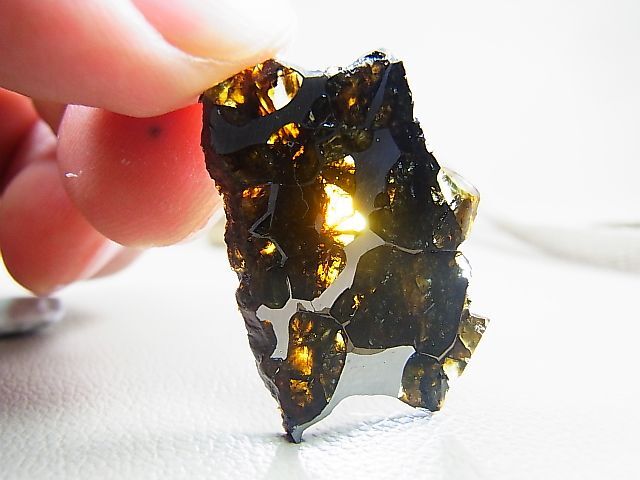 画像: ロシア産セイムチャン・パラサイト（石鉄）隕石 5.5g