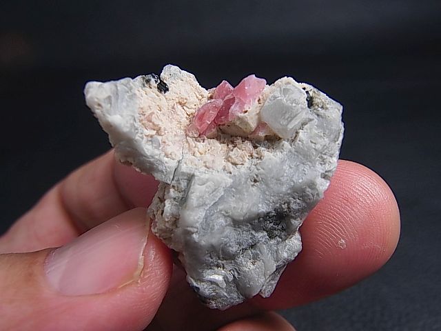 画像1: マダガスカル産ペッツォタイト母岩付き原石 15.0g