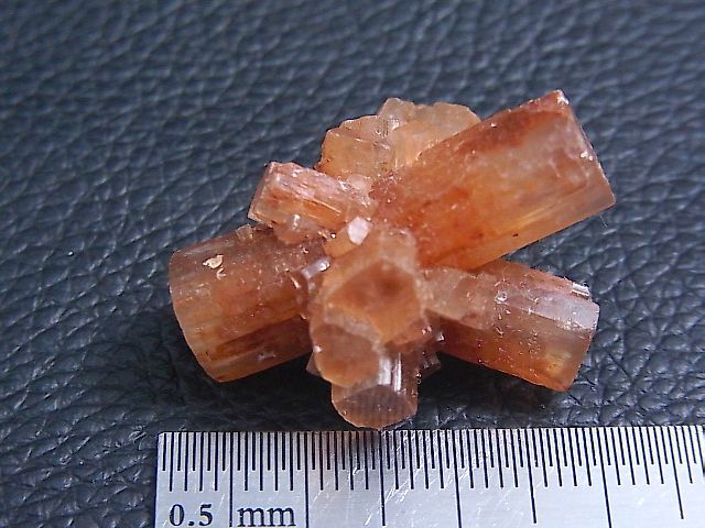 画像: ベルギー産アラゴナイト結晶原石 11.8g