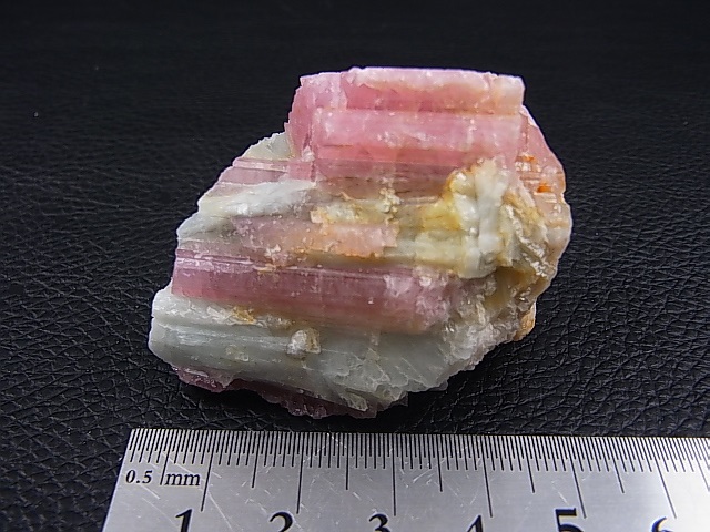 画像: アフガニスタン産ピンクトルマリン結晶原石 60.4g