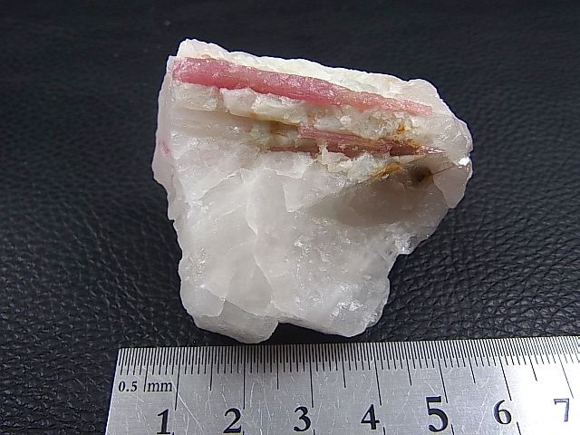 画像: アフガニスタン産ピンクトルマリン結晶原石 83.2g