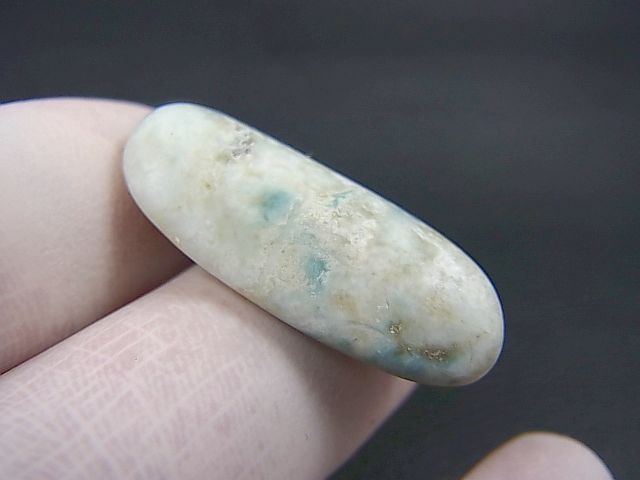 糸魚川入りコン沢産青ひすい原石 5.5g - パーフェクトストーン PERFECT