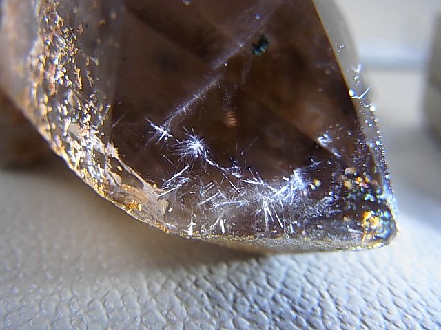 画像: ベトナム・カインホア産スモーキー水晶（シトリンカラー/双晶/ルチル入り） 61.1g