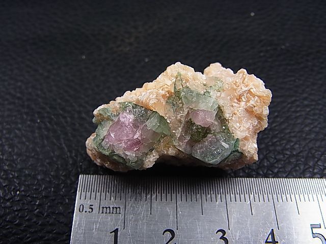 画像: ブラジル産バイカラートルマリン（グリーン＆ピンクカラー）母岩付き結晶原石 65.0カラット