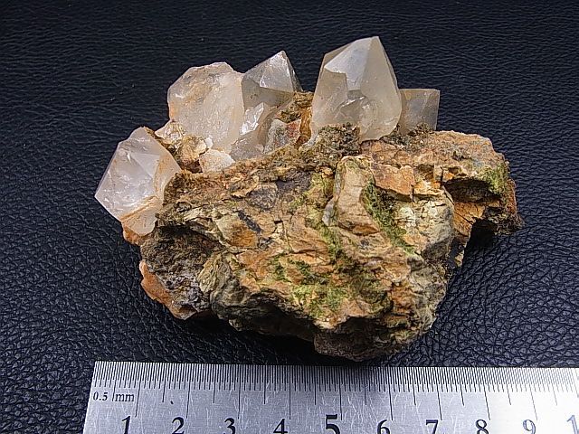 画像: ダルネゴルスク産水晶原石 203.9g