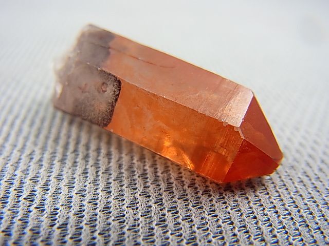 画像: オレンジリバー産レッドファントム水晶（タンジェリン） 3.9g