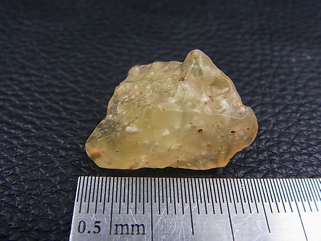 画像: リビアングラス原石（クリストバライト入り） 4.3g