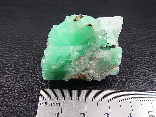 画像: コロンビア産パイライト付きエメラルド結晶原石 40.9g