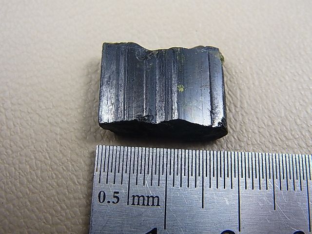 画像: アフガニスタン産クロムトルマリン/ドラバイト原石（2カラータイプ） 19.3カラット