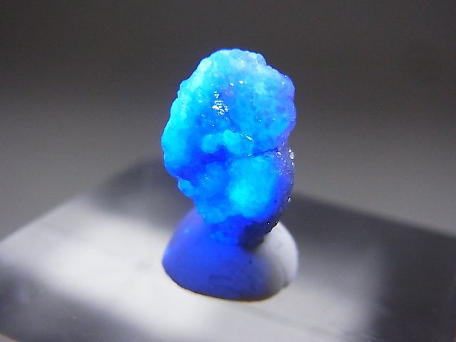 画像: 天然ダイヤモンド原石（蛍光/ブルー） 4.7カラット
