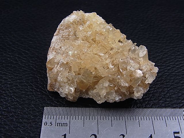 画像: ダルネゴルスク産アラゴナイト（霰石）原石 32.5g