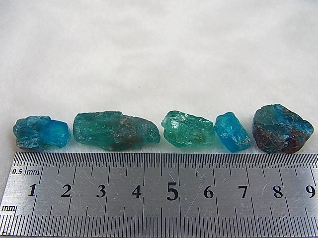 画像: マダガスカル産宝石質ブルーアパタイト原石 5点セット トータル 15.5g