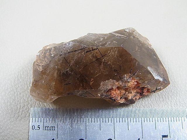 画像: ブラウンザギマウンテン水晶（エジリン入り） 39.4g
