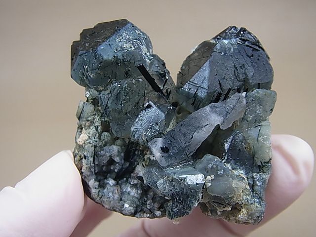 ブルーザギマウンテン水晶（エジリン/クローライト入り） 64.5g