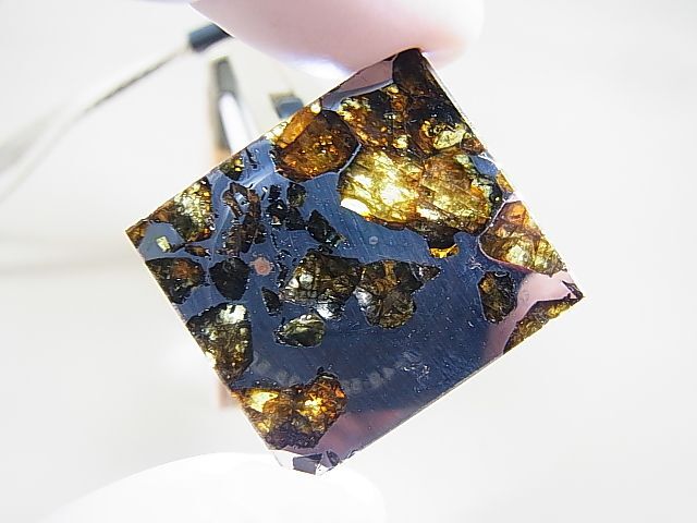 画像: ロシア産セイムチャン・パラサイト（石鉄）隕石 10.5g