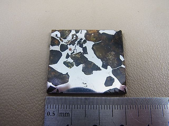 画像: ロシア産セイムチャン・パラサイト（石鉄）隕石 10.5g