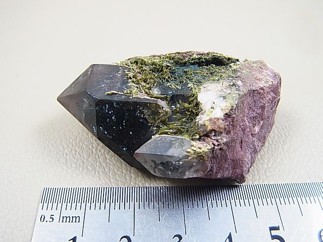 画像: ベトナム・ザライ省産ヘマタイトファントム水晶（エピドート/リチウム付き） 37.1g